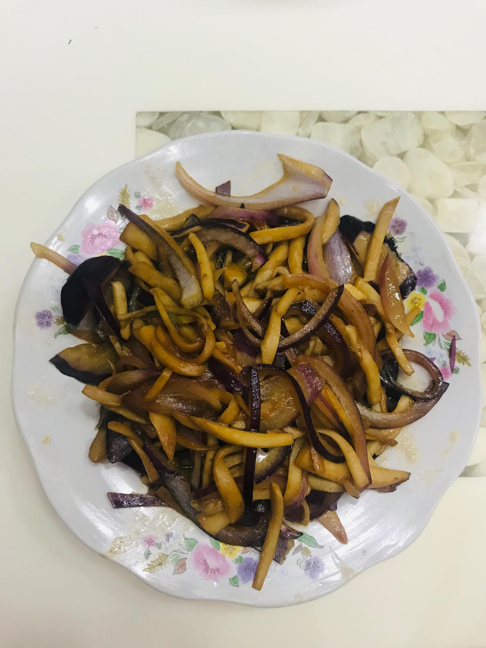 洋葱炒杏鲍菇