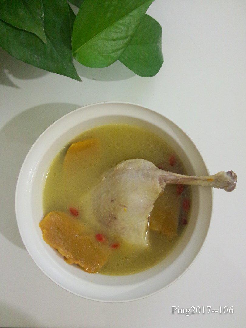 贝贝南瓜鸭腿汤