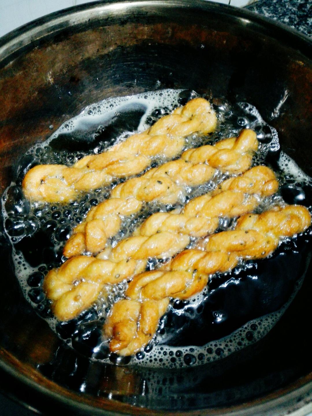 鸡蛋小麻花