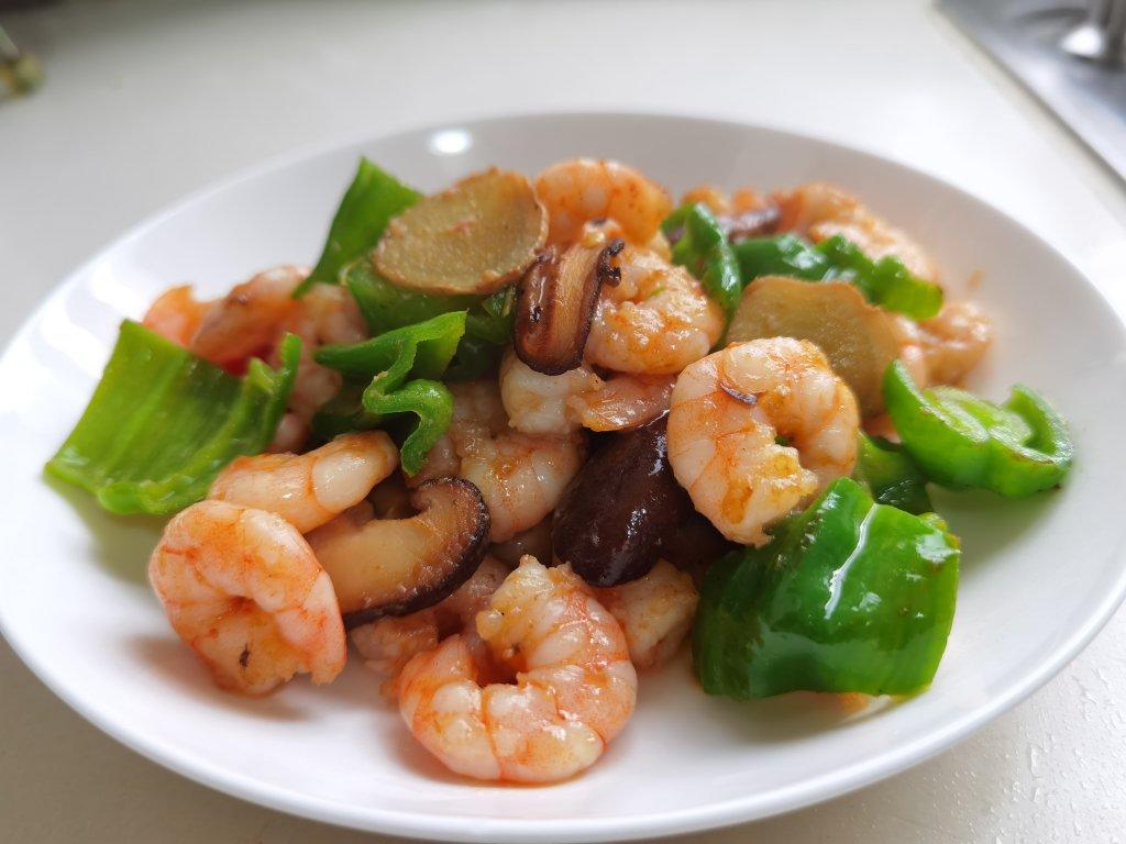 秀-50做的超级快手少油少盐的青椒香菇炒虾仁