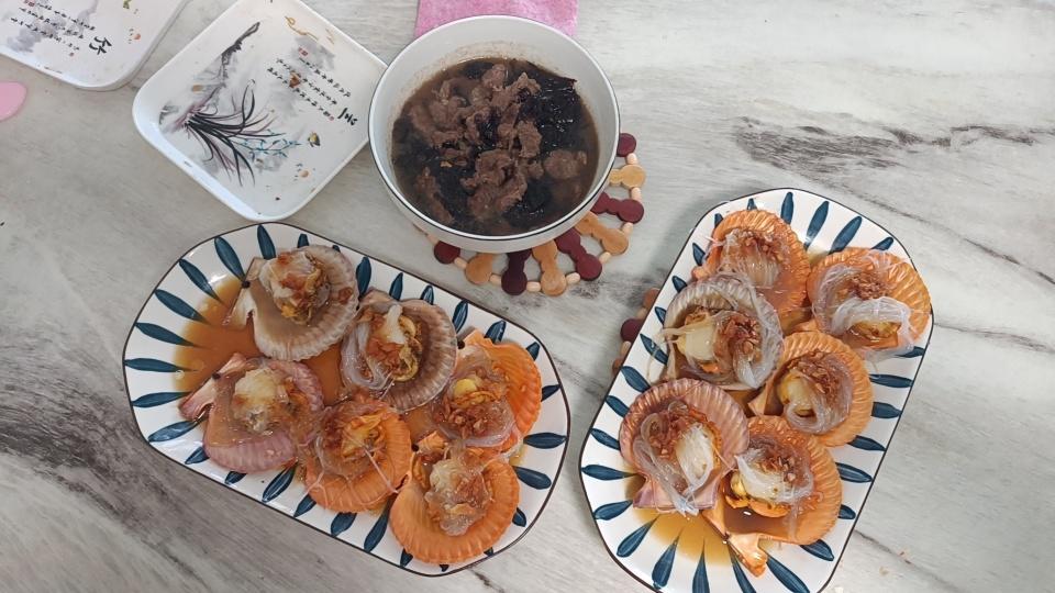 零失败的蒜蓉粉丝蒸扇贝