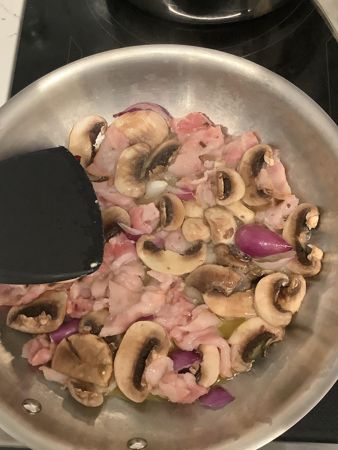 奶油蘑菇培根意大利面