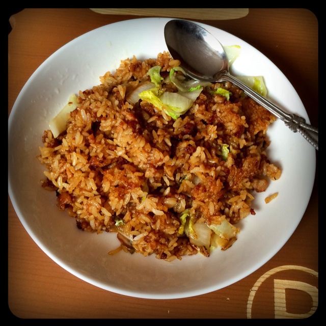 据说是 正宗酱油炒饭