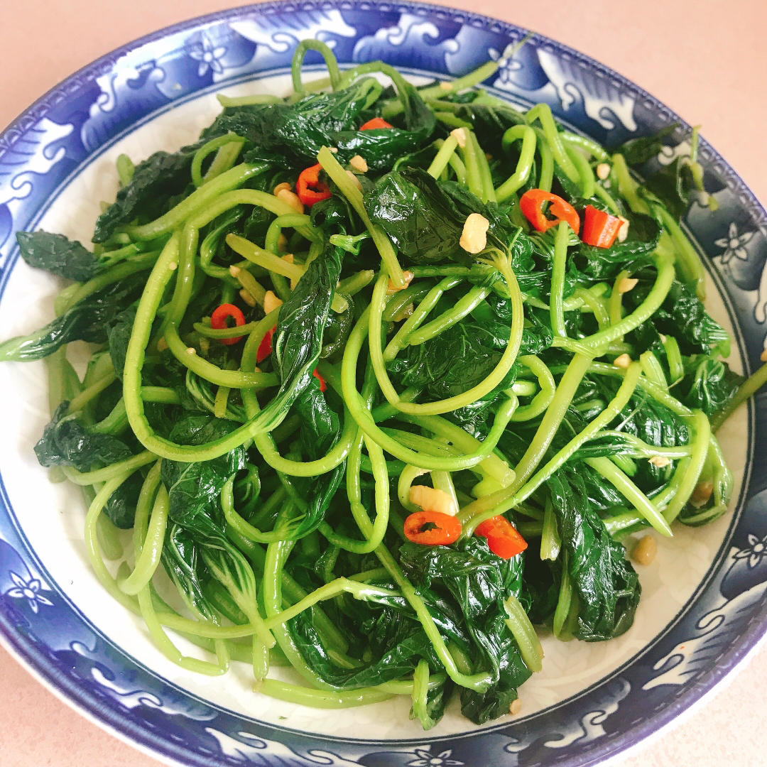 sure001做的蒜蓉炒红薯叶