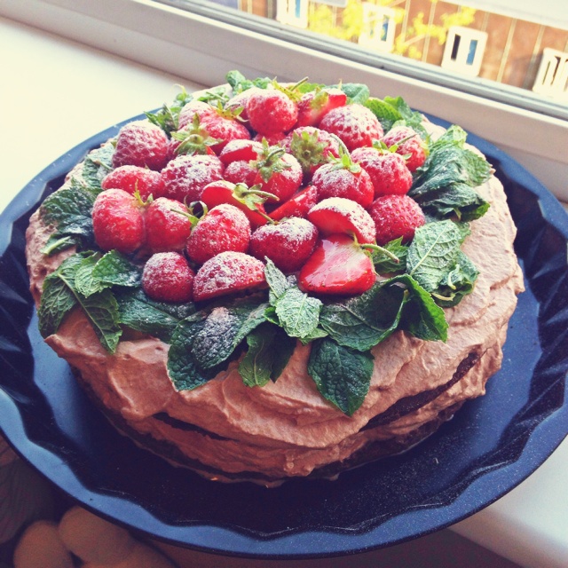 巧克力草莓奶油蛋糕