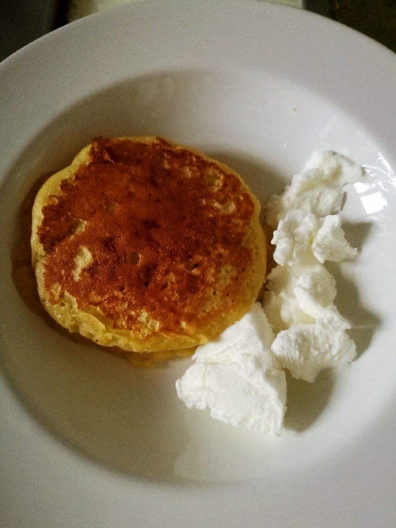 【减脂早餐】无油香蕉松饼（超简单）