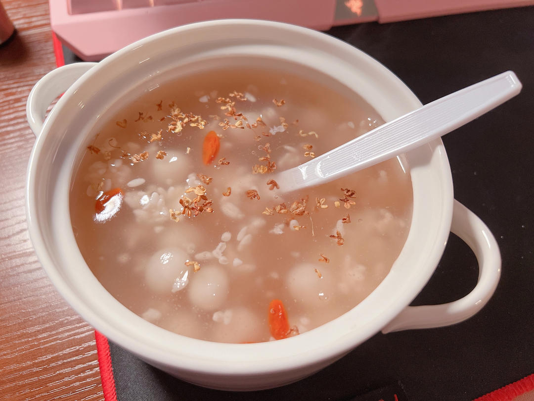 桂花酒酿圆子，自己做的圆子才好吃