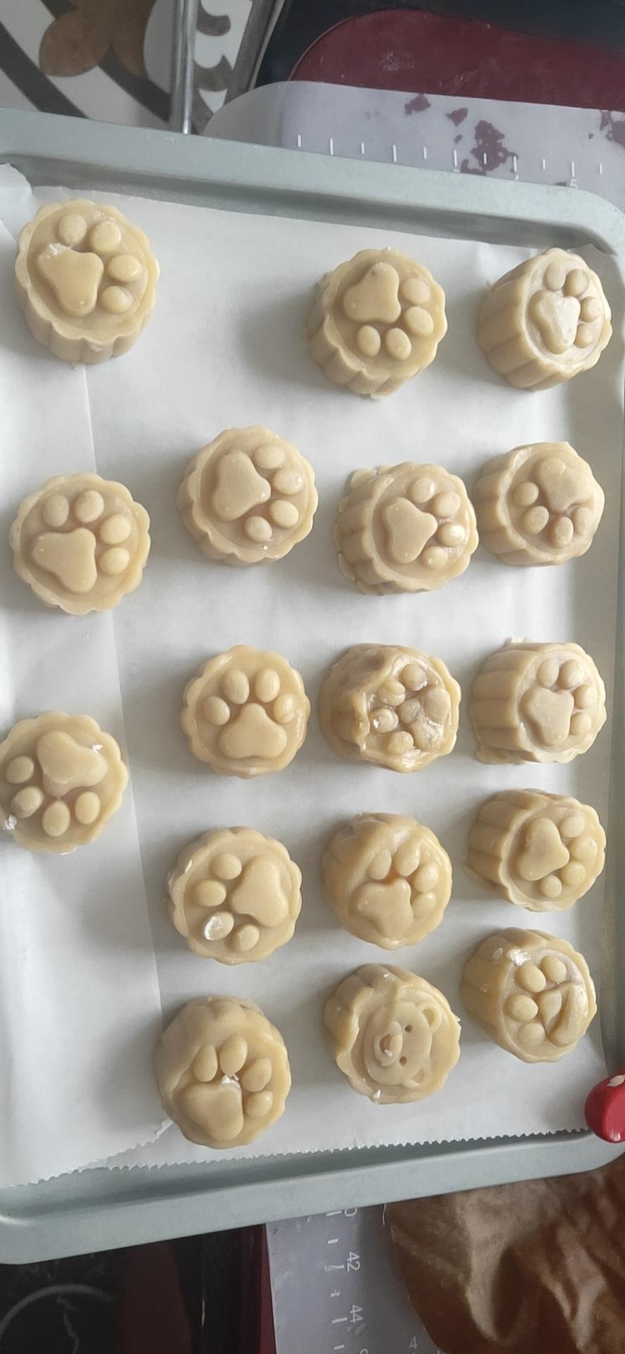 广式月饼—蛋黄莲蓉月饼