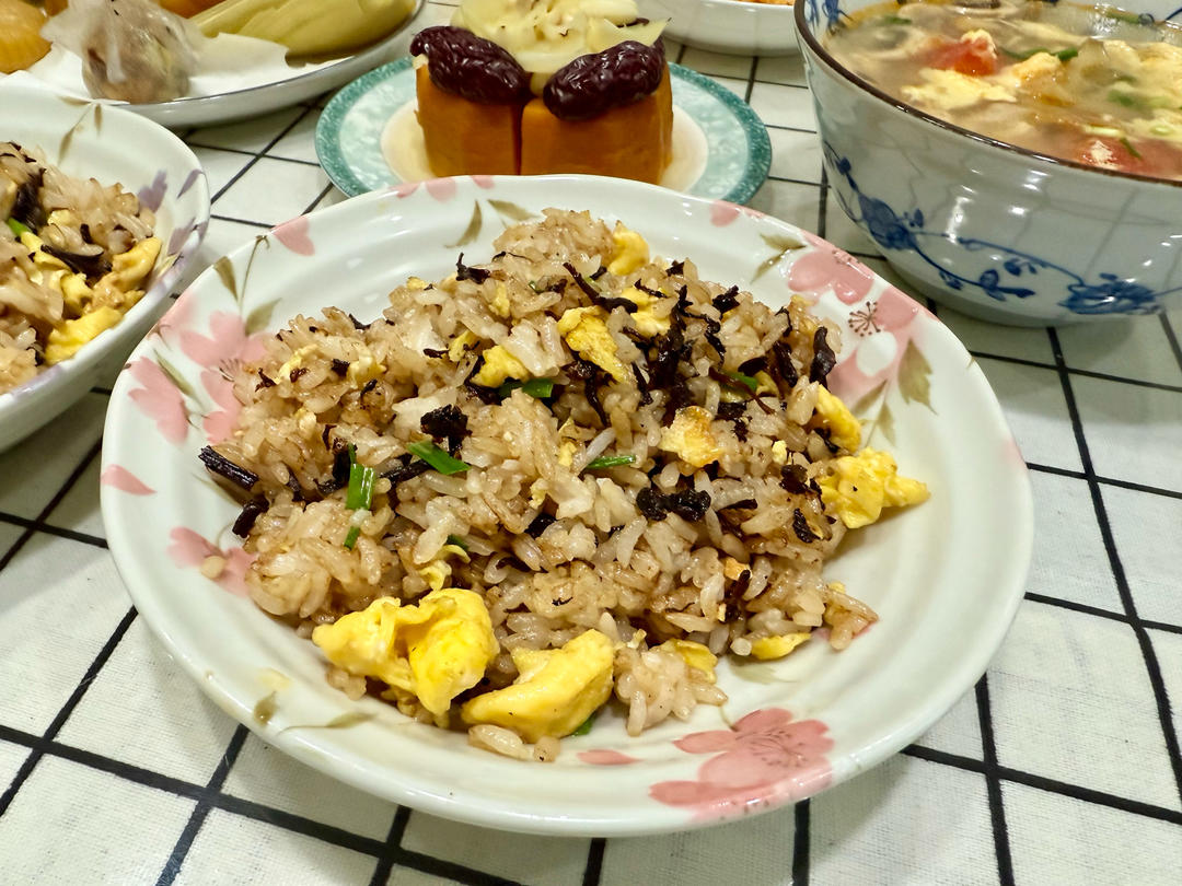 梅干菜鸡蛋炒饭