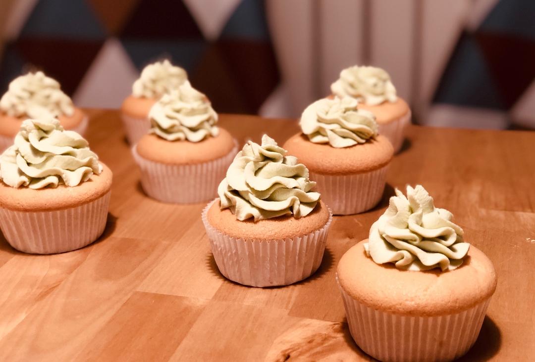 简单快手海绵杯子蛋糕（超详解版）