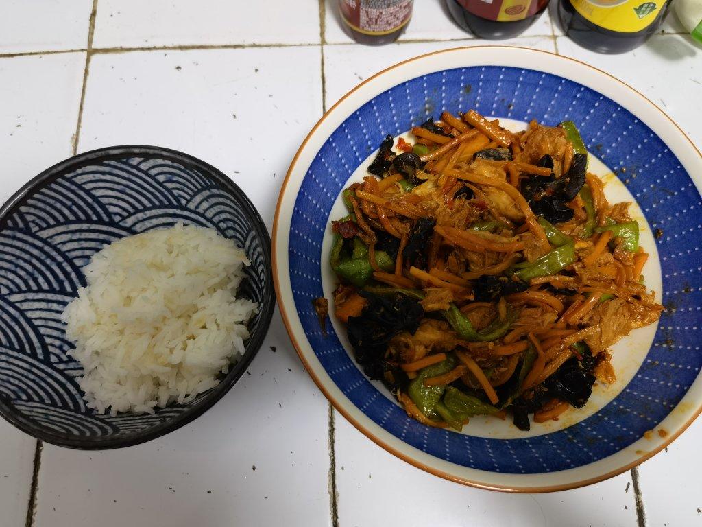 米饭🍚杀手鱼香鸡丝         （减脂期也可以吃）