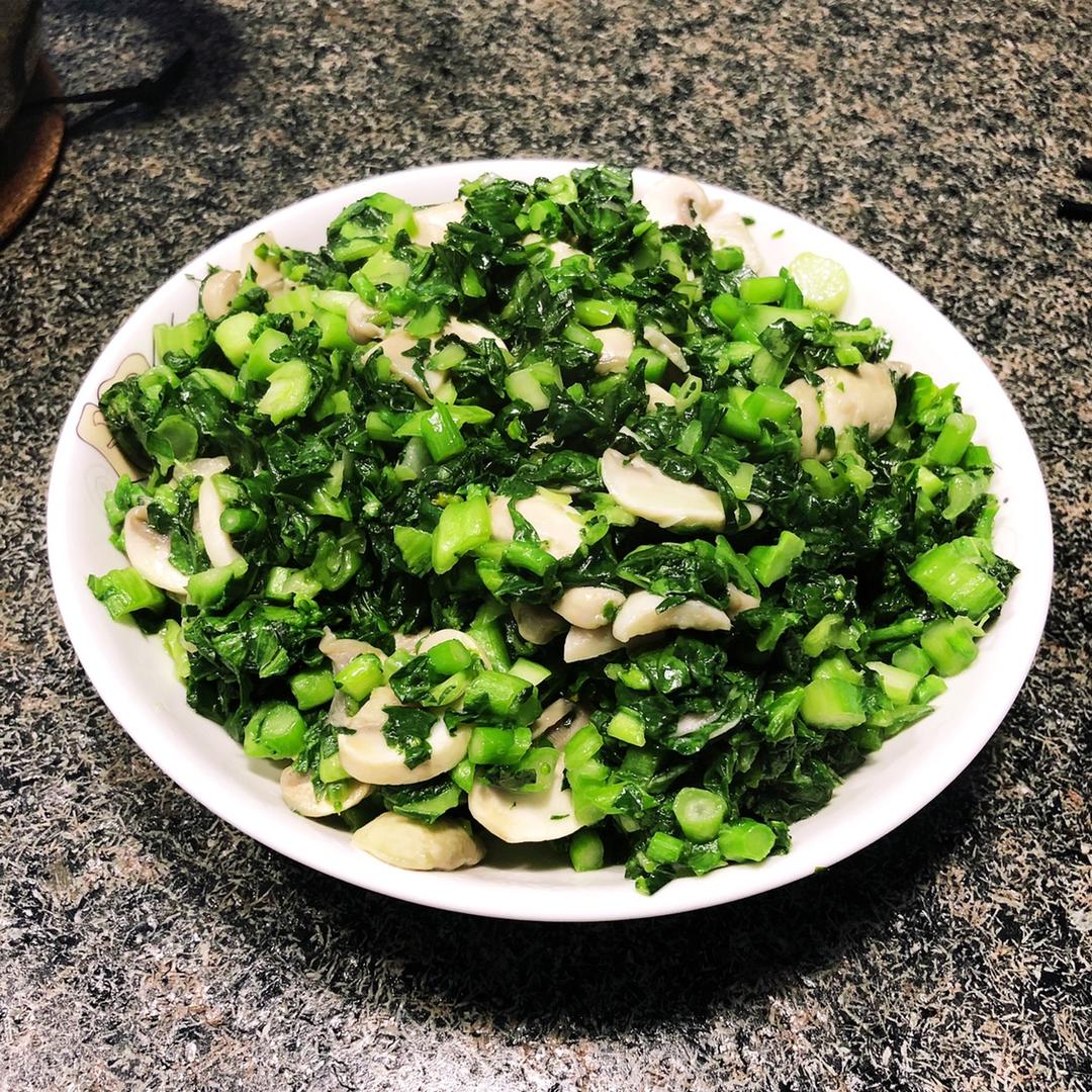 手捏菜炒蘑菇