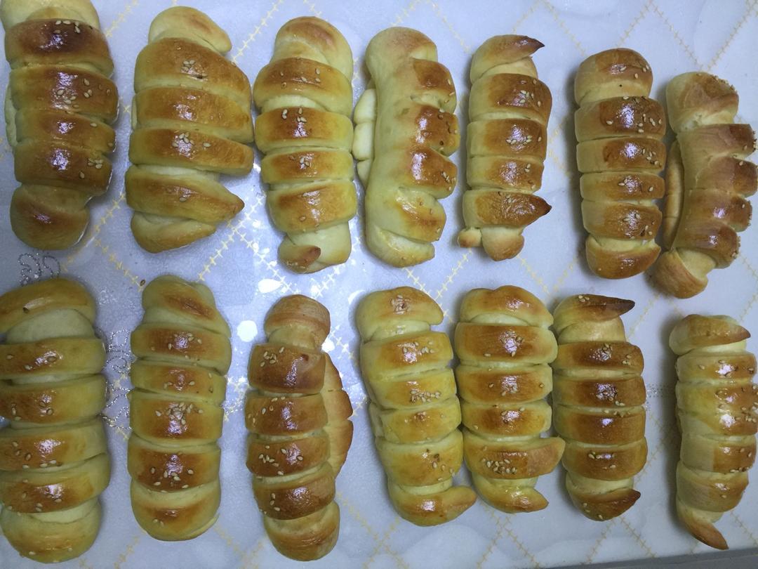 毛毛虫肉松面包