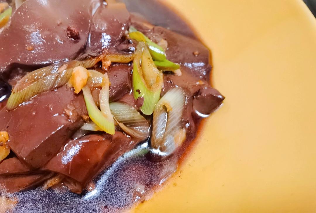 大葱冒鸭血（炒鸭血）
