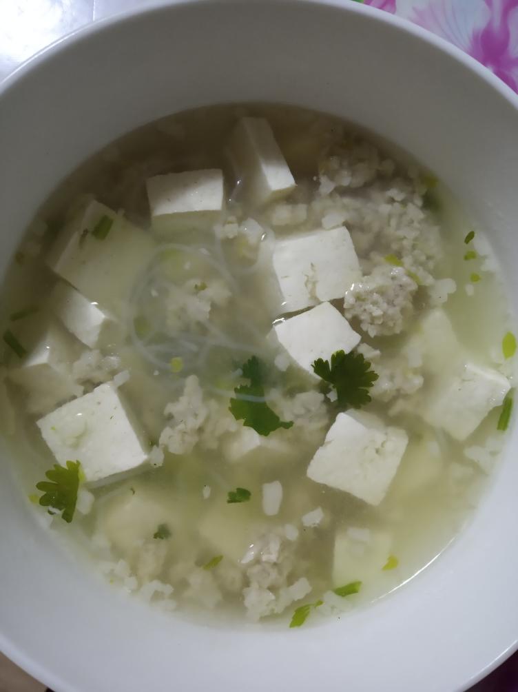 豆腐粉丝丸子汤