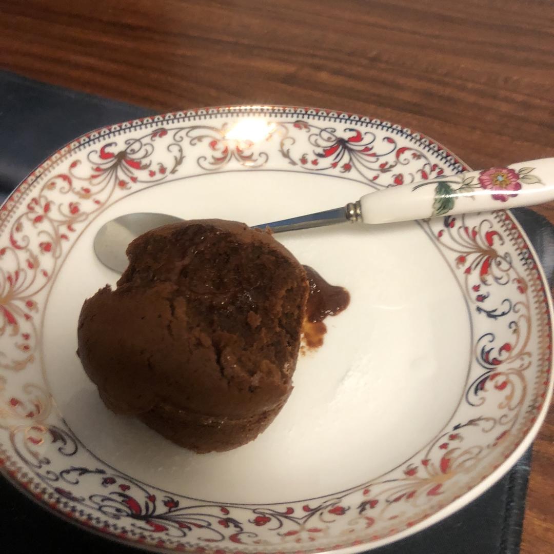 巧克力熔岩蛋糕(全图文超简单)