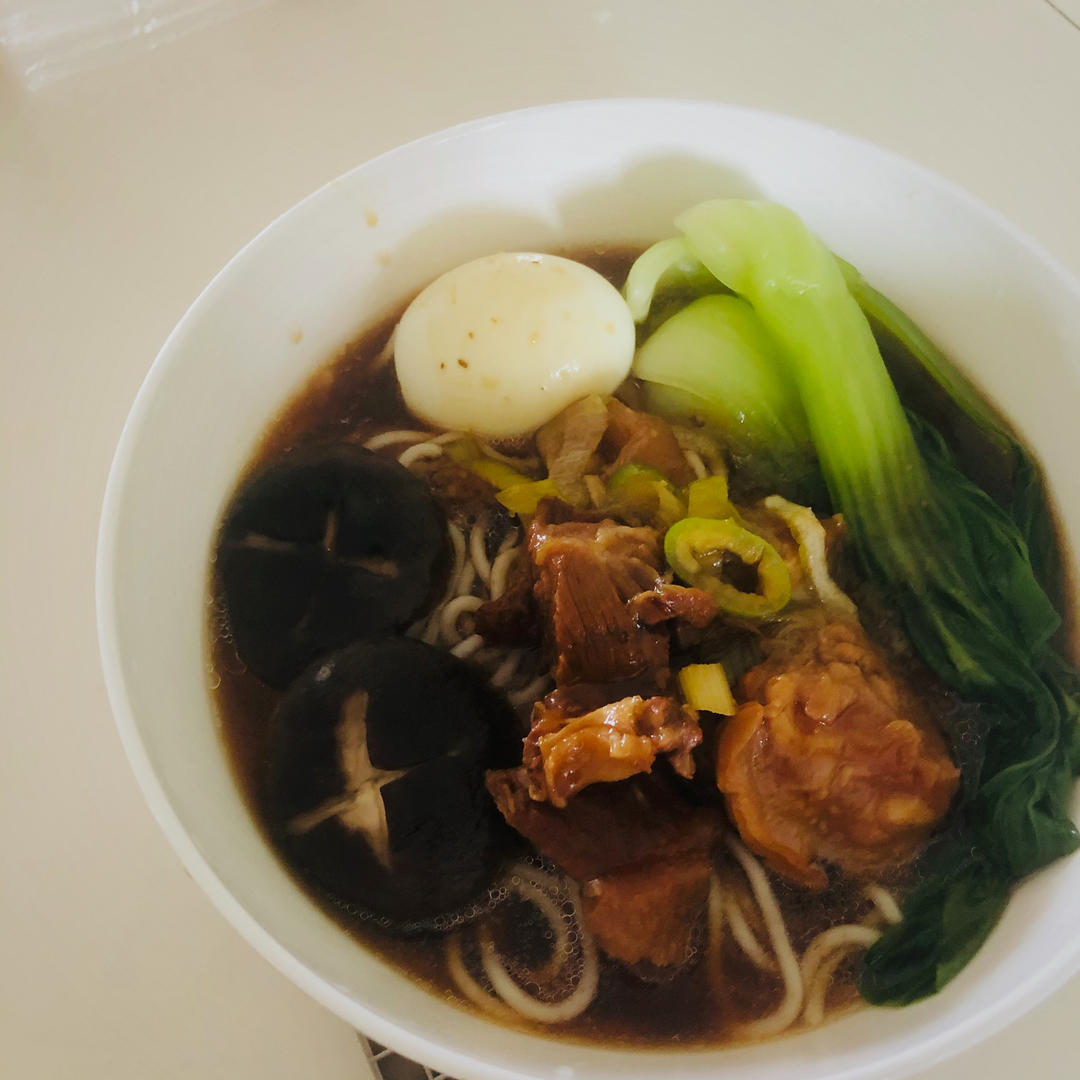 康师傅红烧牛肉面那个味的炖牛肉