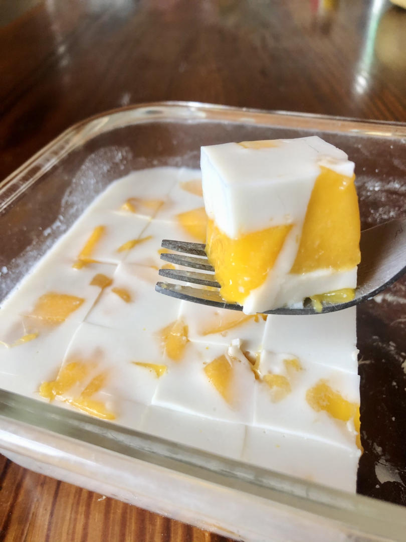 牛奶芒果布丁（吉利丁片）