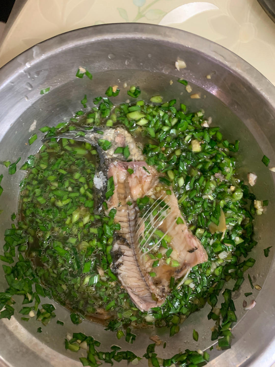 凉拌鲫鱼（韭菜）