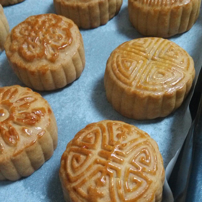 广式月饼——蛋黄莲蓉月饼