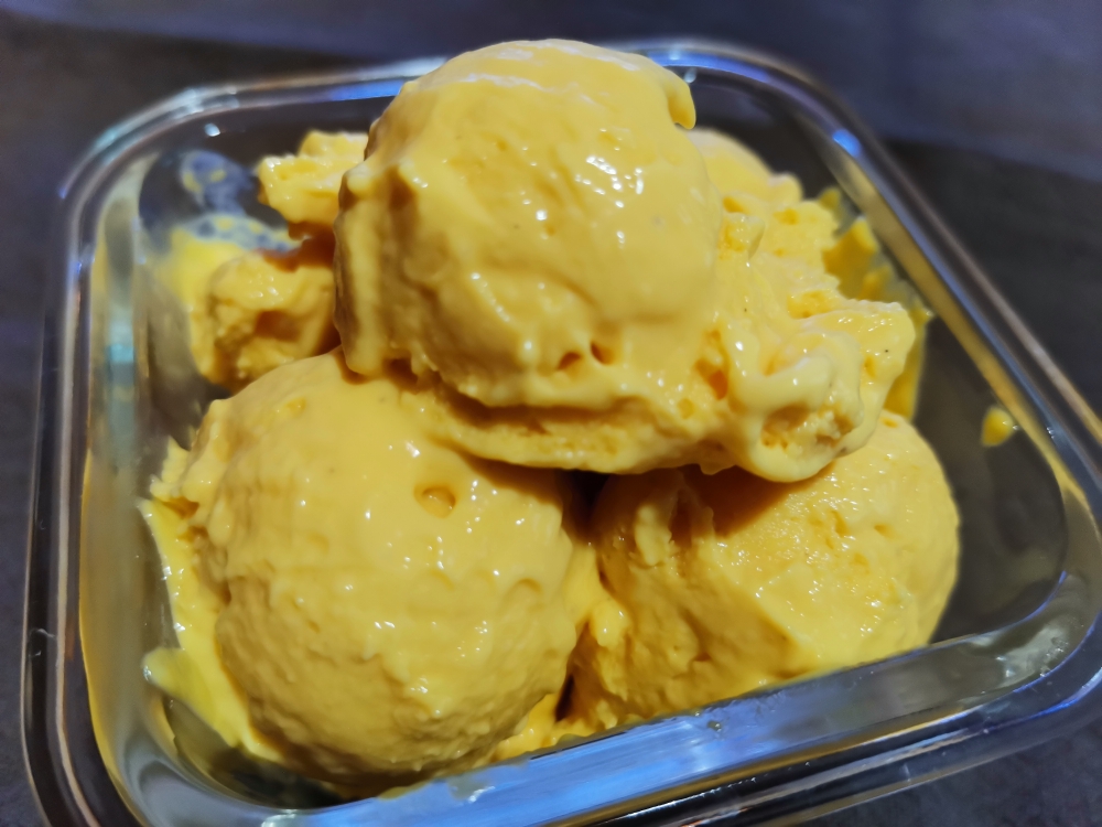 冰淇淋DIY，奶香丝滑的老式蛋奶沙司冰淇淋—自制冰淇淋料理机版的做法
