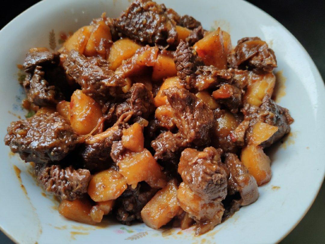 红烧牛肉土豆 （独家秘制）