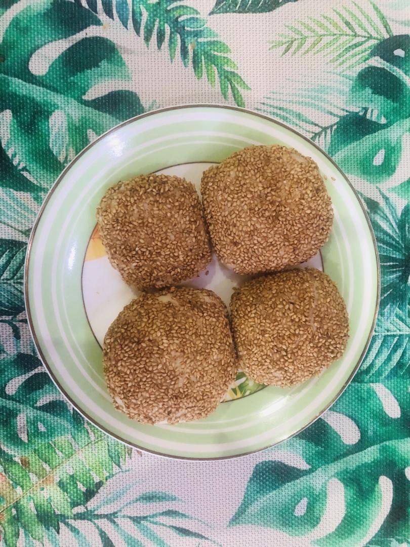喷儿香的老北京麻酱烧饼
