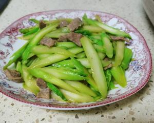 芦笋炒肉片的做法 步骤4