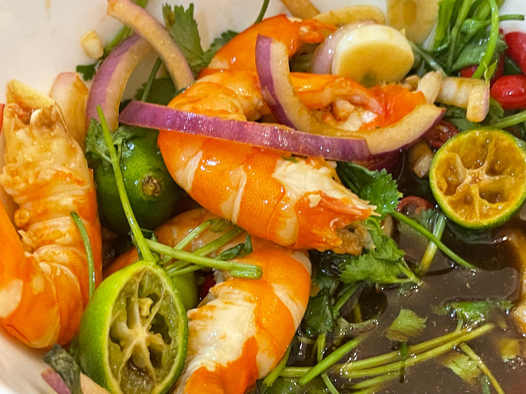 鲜嫩爽口，低脂低卡的酸辣柠檬虾，爆好吃