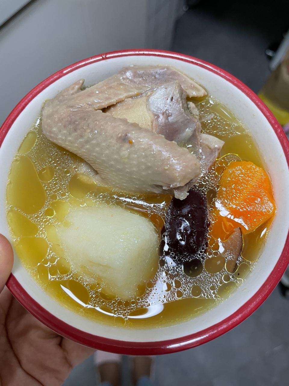 提升免疫|山药红萝卜红枣枸杞鸽子汤的做法 步骤8