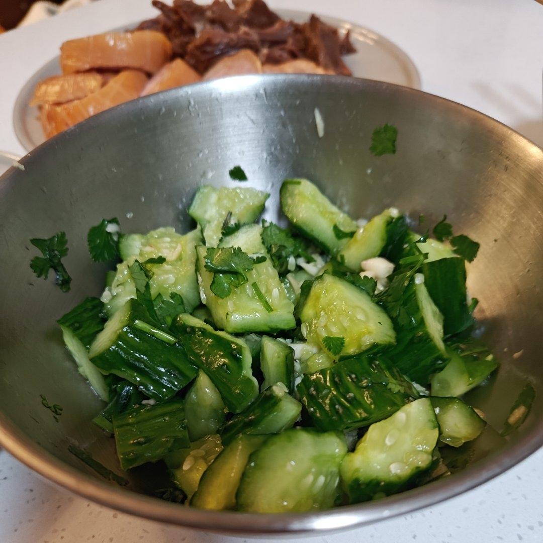 赞不绝口拍黄瓜🥒