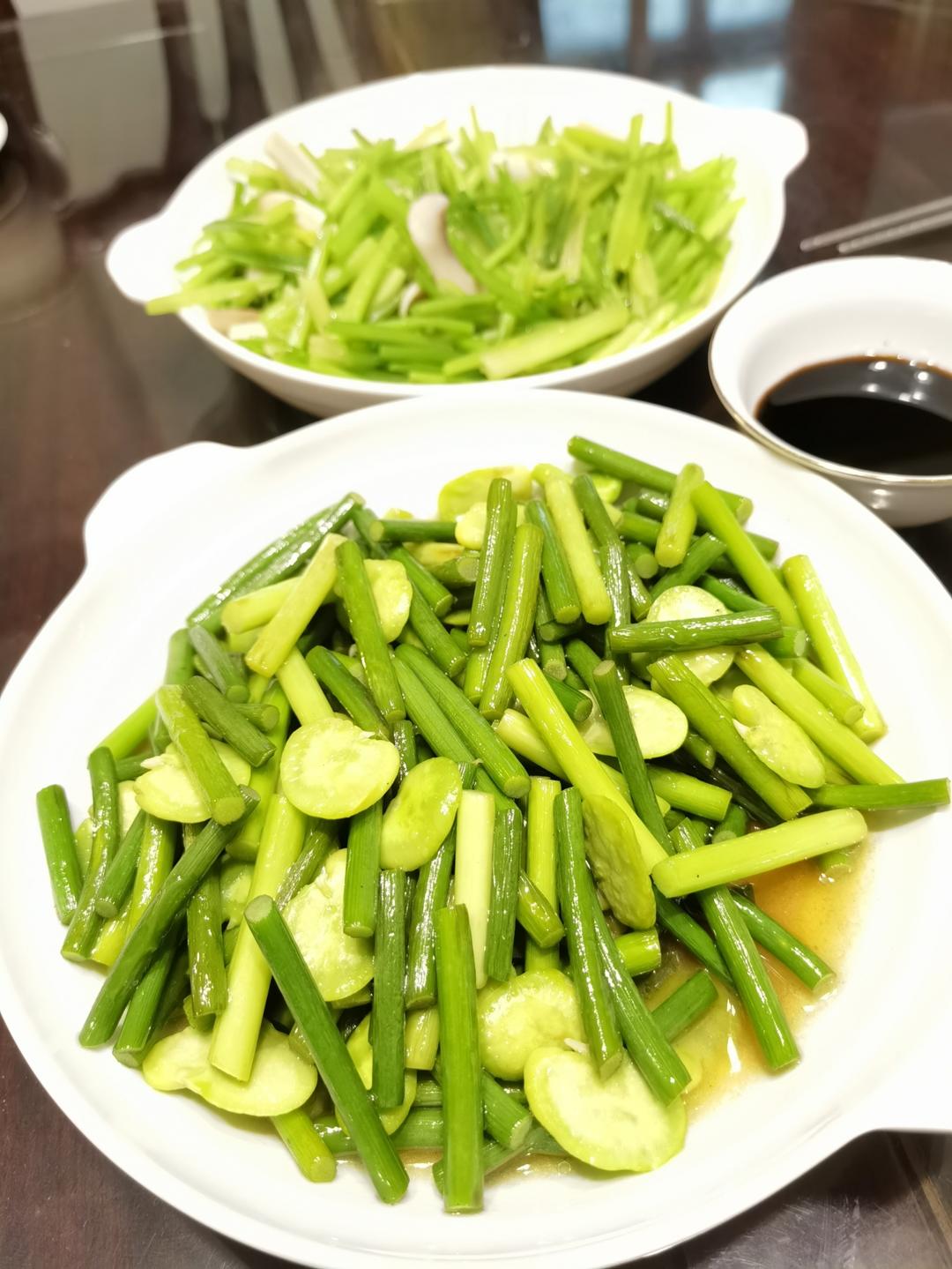 蒜苔炒青蚕豆