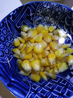 双面奶香芝士玉米焗馒头片的做法 步骤3