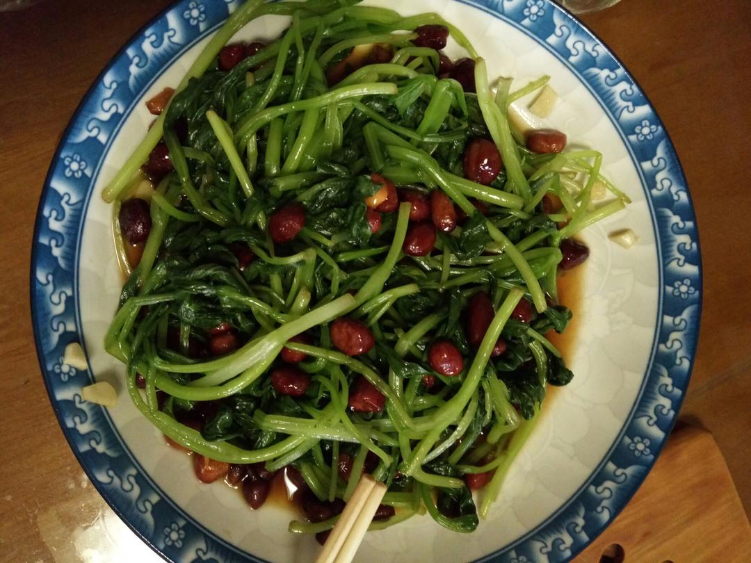 凉拌花生米菠菜
