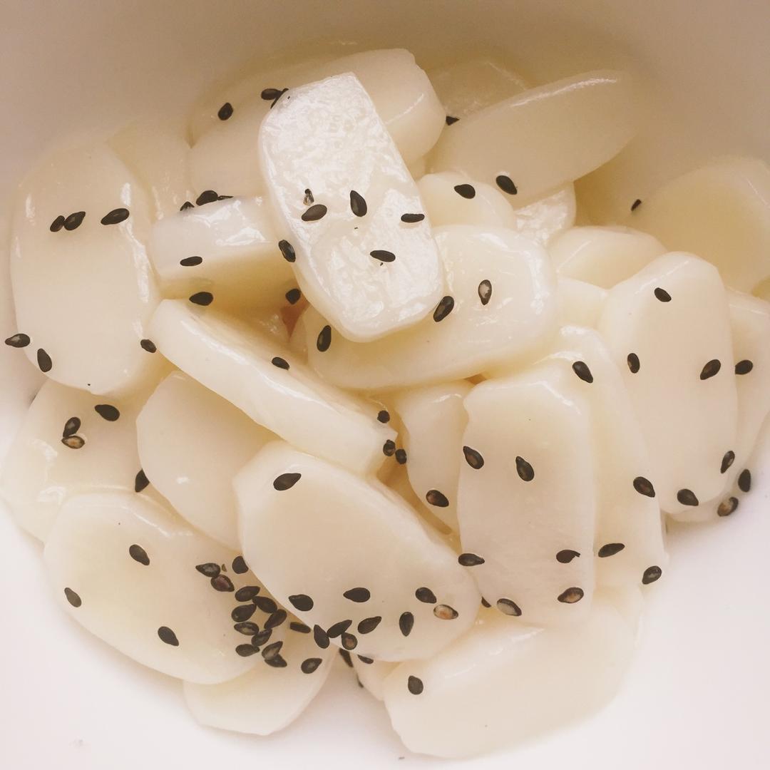 是飞爹做的芝麻桂花糖年糕