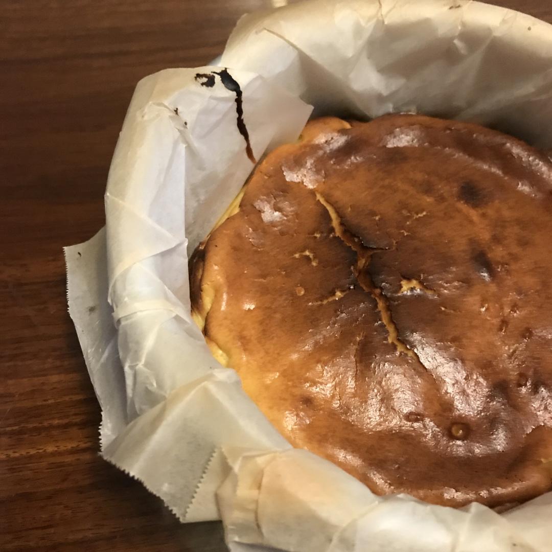 巴斯克式烤芝士蛋糕[超简单][搬运]