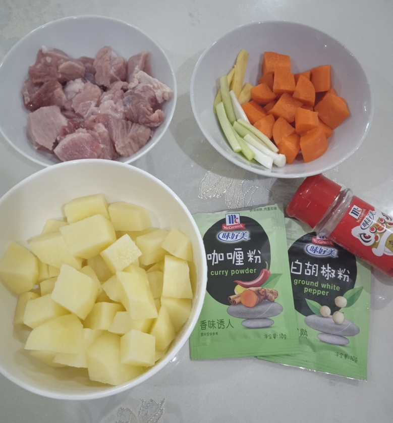 咖喱牛肉土豆的做法 步骤1