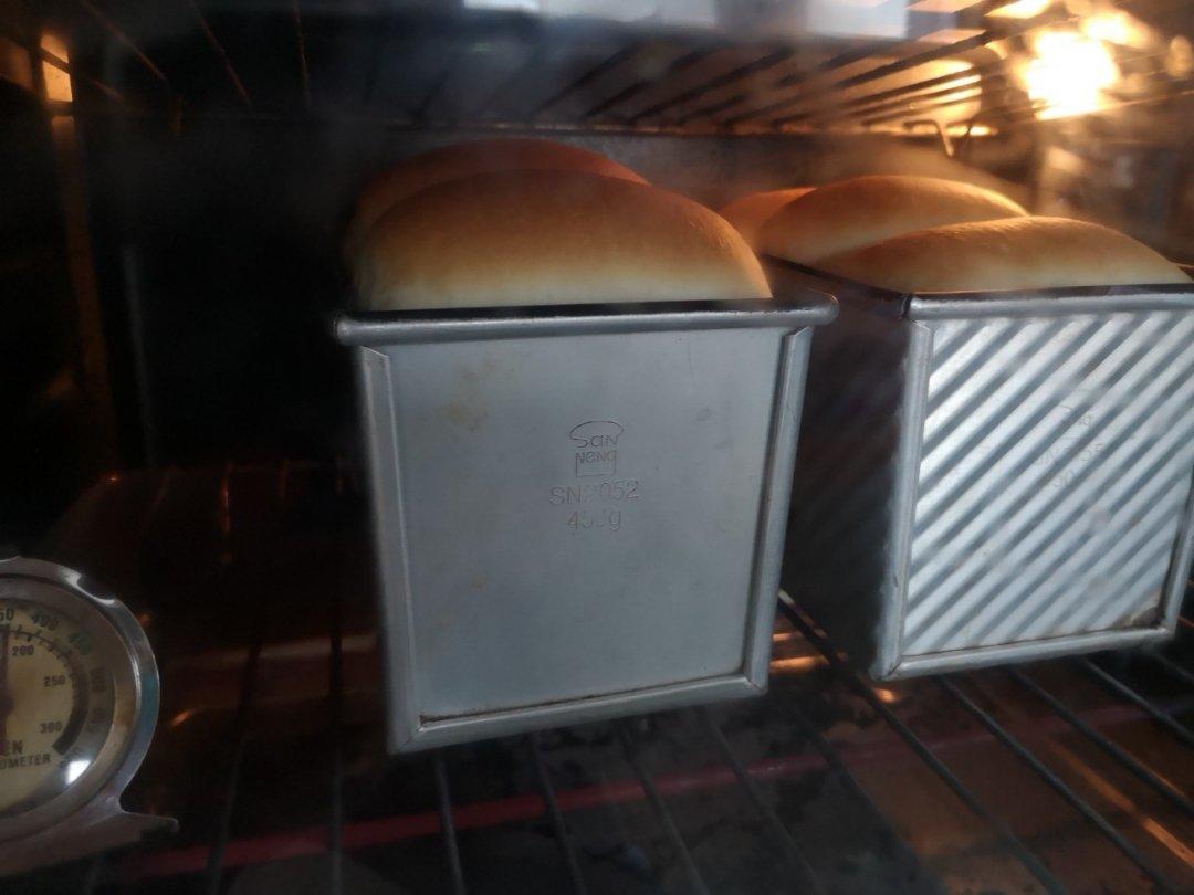 鲜奶吐司（老面法）