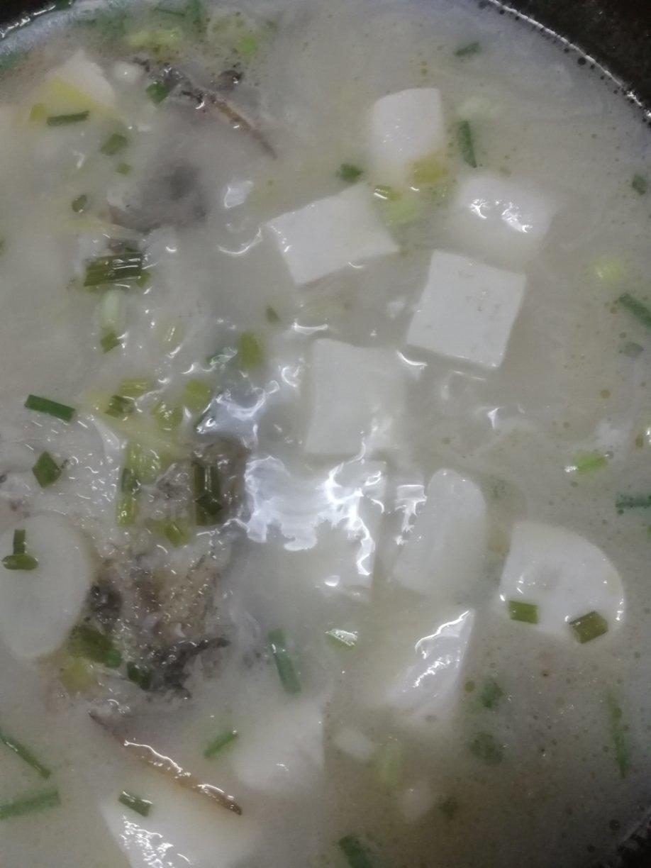 鲫鱼豆腐汤