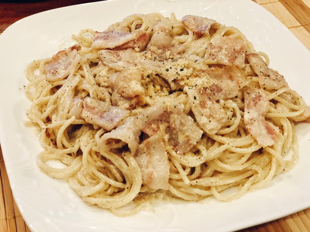 奶油培根蘑菇意面
