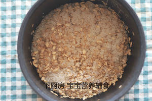 莴笋虾仁糙米饭的做法 步骤1