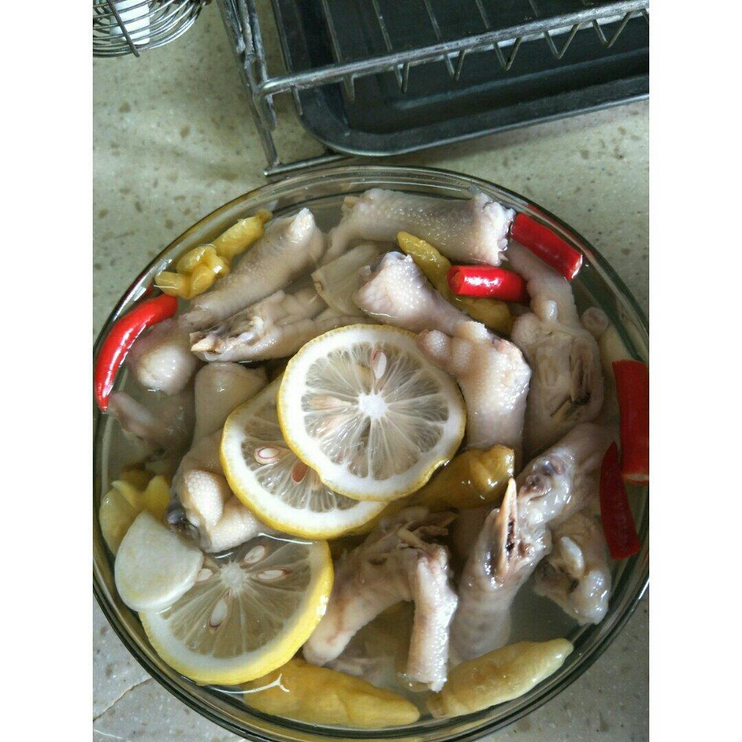 柠香泡椒卤凤爪