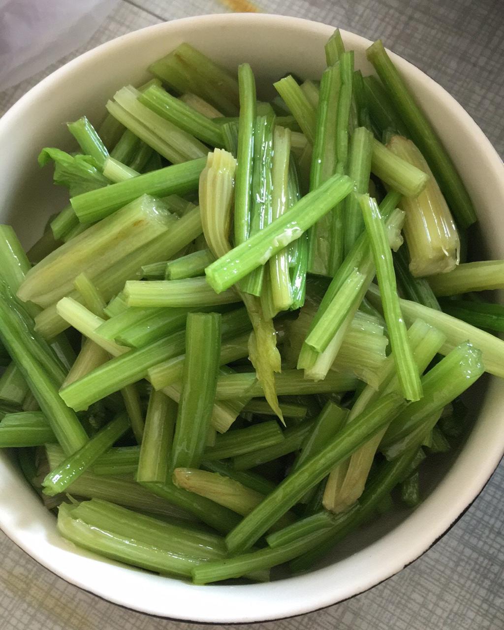 手机用户9633_u304做的炝拌芹菜