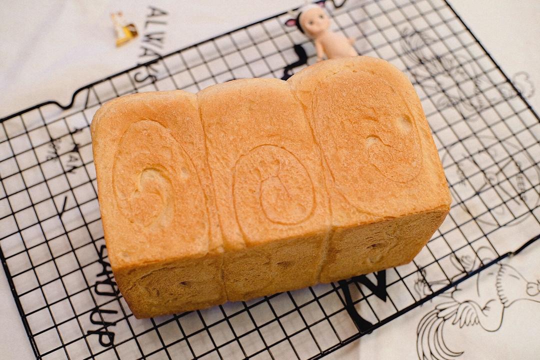 少糖少油的全麦酸奶吐司