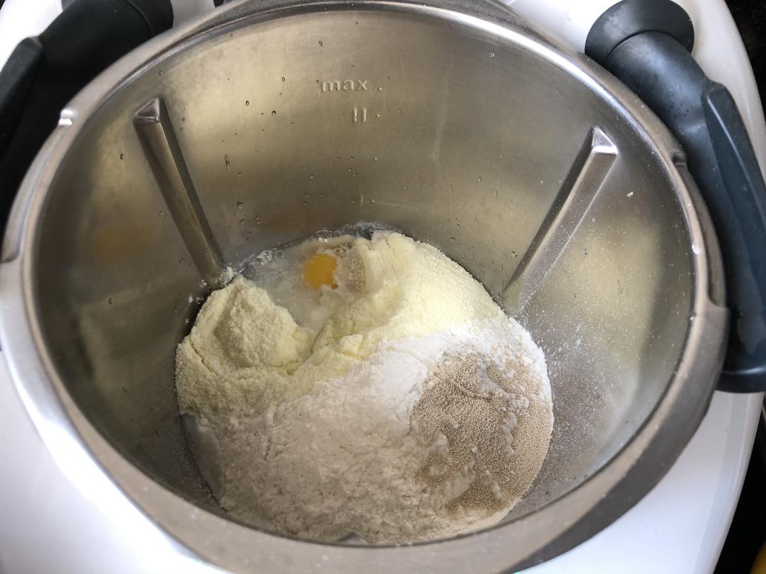 纯奶手撕吐司的做法 步骤1