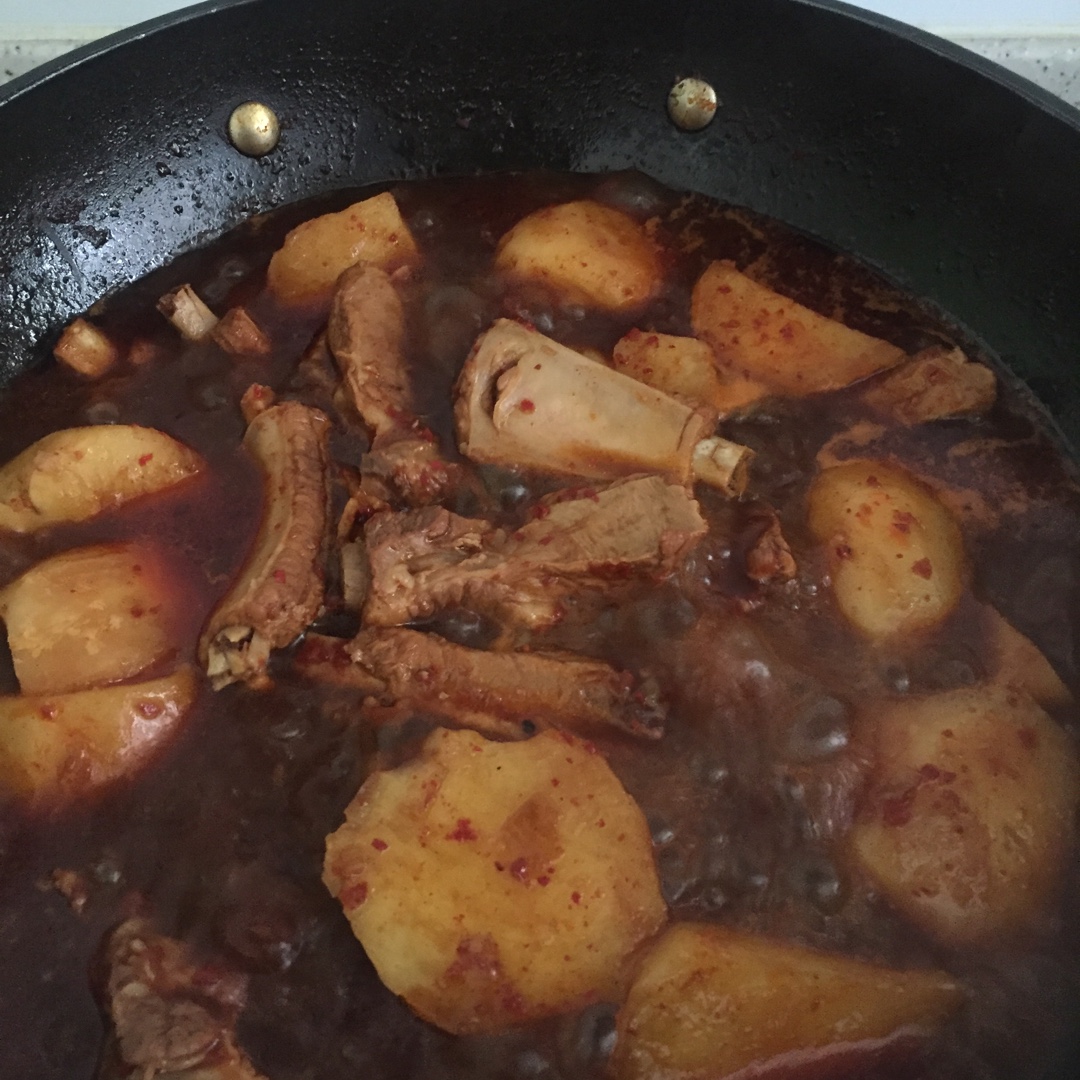 韩式排骨炖土豆 Korean Style Pork Ribs Stew with Potato