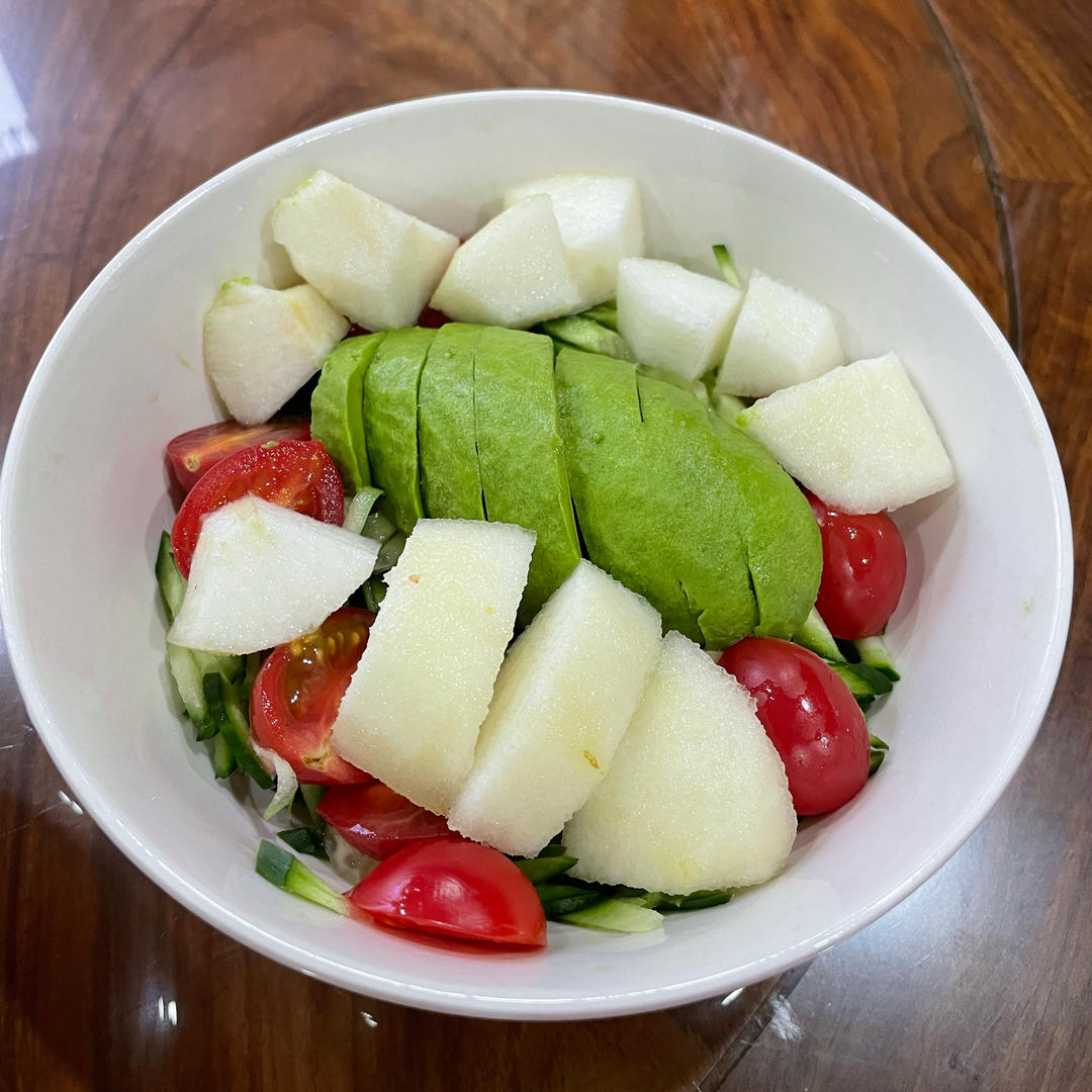 简餐牛油果沙拉