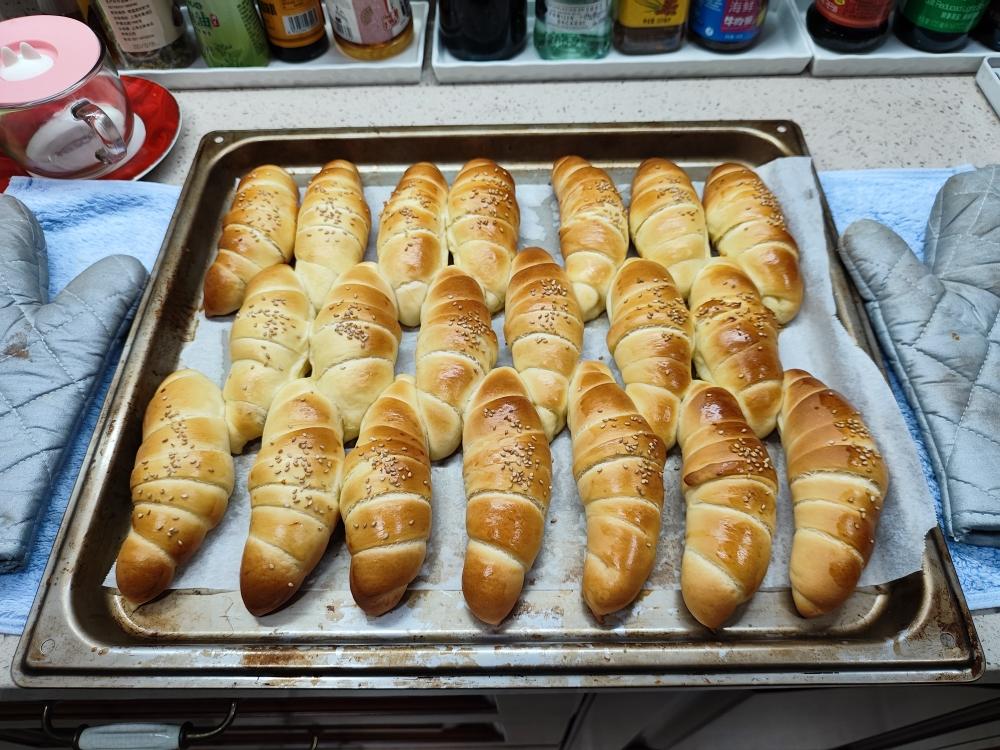 鲜奶可颂卷的做法