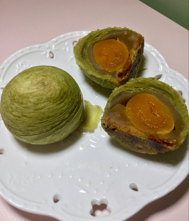 蛋黄酥~紫薯、抹茶、原味~花好月圆，中秋快乐~内附一次做六色蛋黄酥方法~