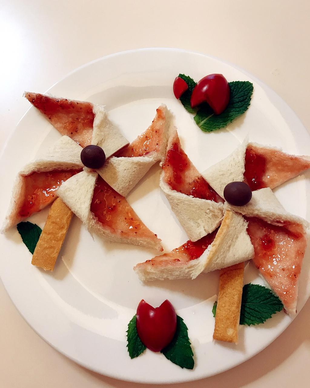 简单漂亮的风车花朵吐司